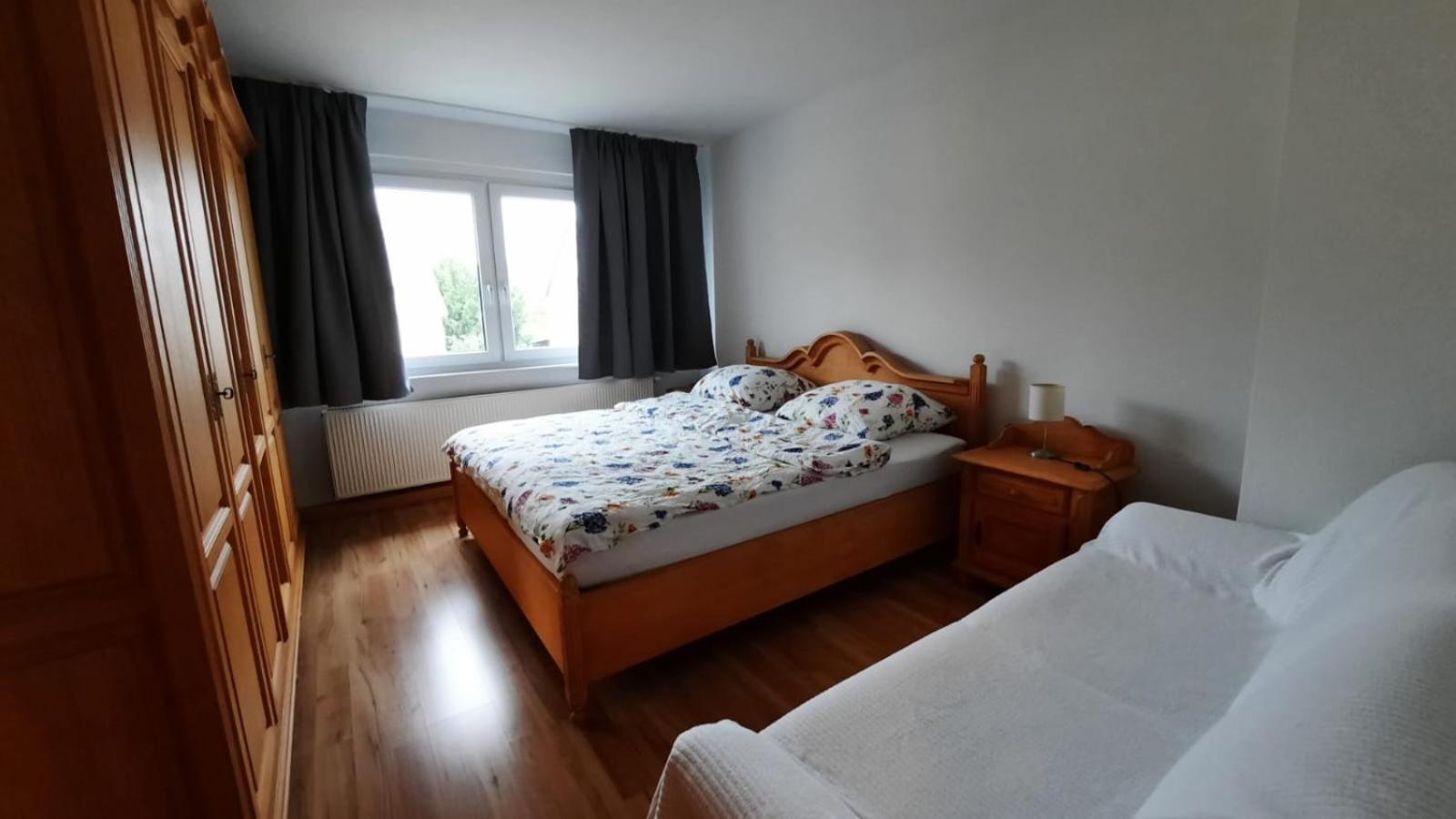 Ruhig Gelegene 2-Zi Fewo, Wallbox, Balkon Essen Exterior photo