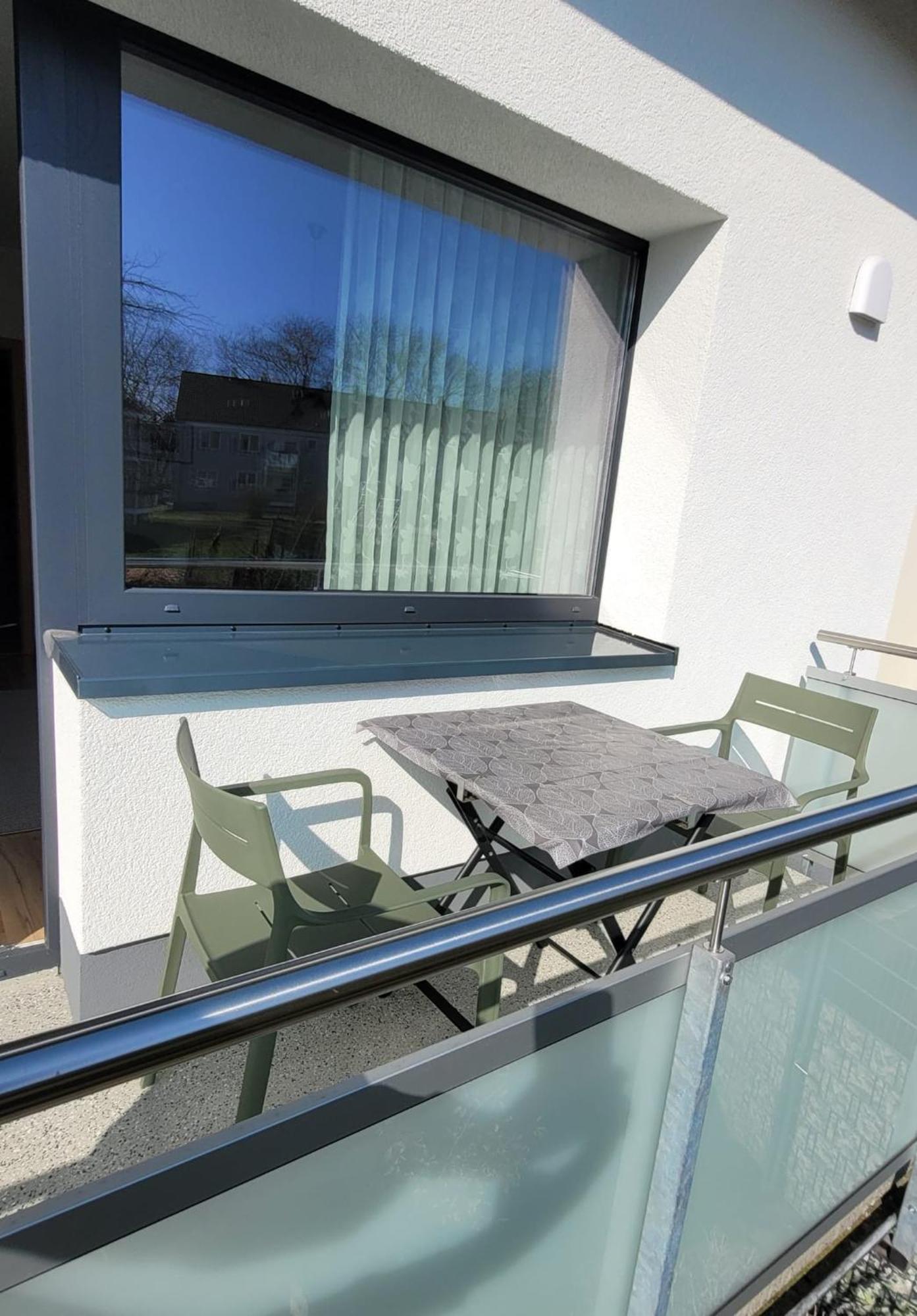 Ruhig Gelegene 2-Zi Fewo, Wallbox, Balkon Essen Exterior photo